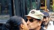Bono besó a una joven cusqueña