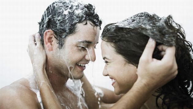 Disfrute un relajante baño junto a su pareja. (Internet)