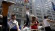 Neoyorquinos celebran primer aniversario de bodas gays