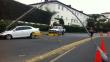 Fotos: Auto derriba poste en San Isidro