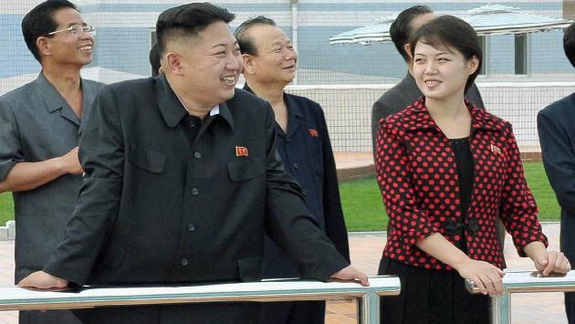 Agencia norcoreana difundió hoy esta foto de la pareja. (Reuters)