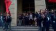 Chile: Estudiantes se encadenan en sede del Ministerio de Hacienda