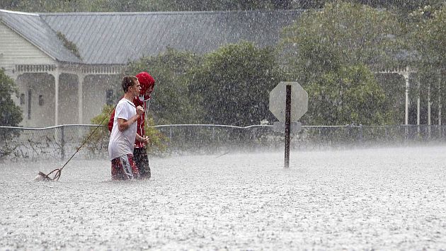 Calles inundadas en Mandeville, Luisiana. (Reuters)