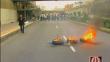 Trabajadores de Essalud tomaron avenida Grau y quemaron llantas en la vía