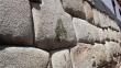 Cusco: Desadaptados pintarrajearon muro incaico de piedra 