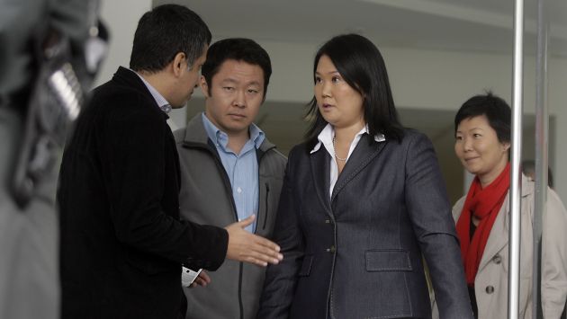 Keiko y sus hermanos anunciaron el pedido de gracia presidencial, que estará en manos de Ollanta Humala. (A. Orbegoso)