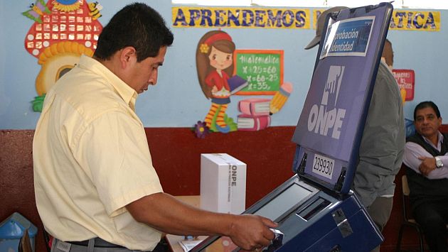 Voto electrónico en Pacarán. (Andina)