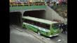 Bus de la línea 73 repleto de pasajeros se empotra en túnel del Óvalo Higuereta