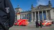 Alemania: Sujeto se apuñala y se prende fuego frente a Parlamento