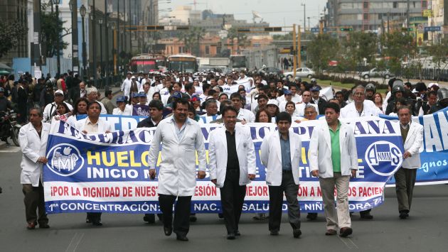 Huelga de médicos culminó y ahora deberán volver a laborar en los hospitales del país. (David Vexelman)