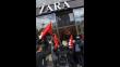 Una tienda de Zara asaltada por manifestantes en Barcelona
