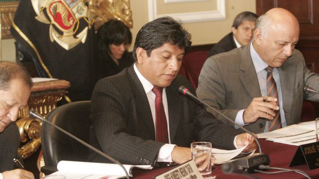 Gutiérrez preside comisión. (Rodrigo Málaga)