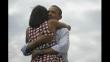Foto de abrazo de Barack Obama a Michelle es récord en Facebook y Twitter