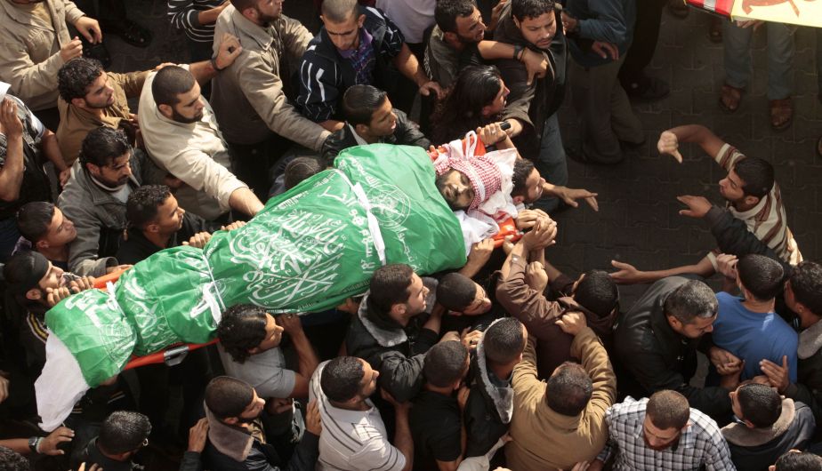 Los muertos del lado palestino suman 100 en este sexto día de ofensiva israelí. Los heridos llegan a 900, informó Ministerio de Salud. (Reuters)