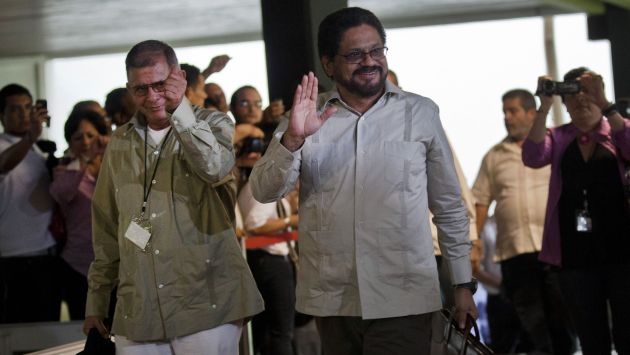 BUEN GESTO. El jefe negociador de las FARC, Iván Márquez, hizo el histórico anuncio en La Habana. (AP)