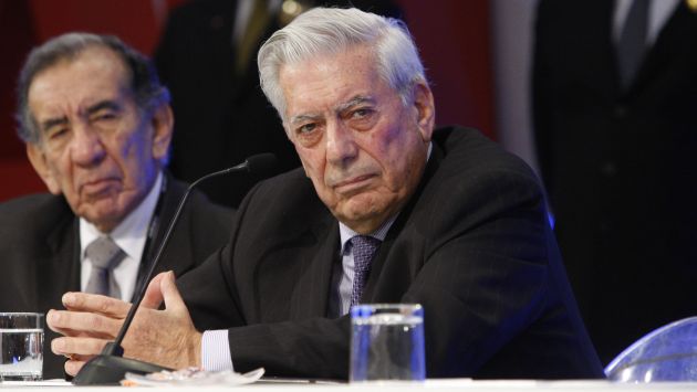 LE DAN CON PALO. Vargas Llosa recibió críticas no solo de sus enemigos políticos, sino de sus aliados. (Perú21)