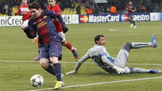 ‘PULGA’ FENOMENAL. A punta de goles, Lionel Messi continúa escribiendo su propia historia. (Reuters)