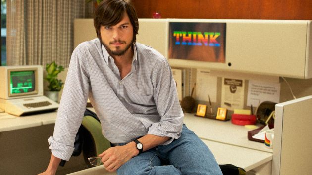 Kutcher caracterizado como el genio de Apple. (The Film Stage)