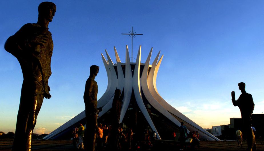 La Catedral Metropolitana Nossa Senhora Aparecida, más conocida como la Catedral de Brasilia, fue terminada en 1970. (AP)