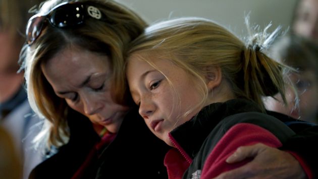 CONMOCIÓN. El dolor de los familiares de los niños caídos en la masacre aún es difícil de paliar. (AP)