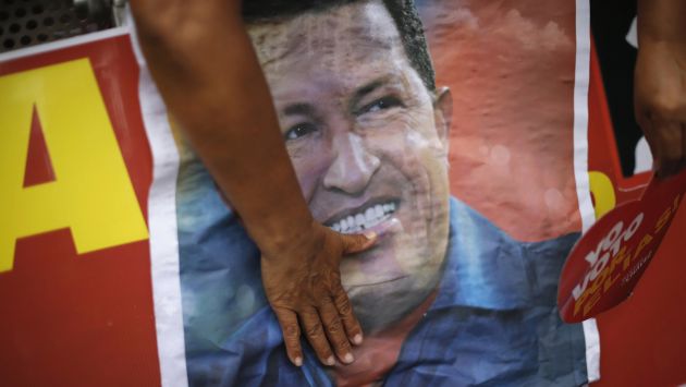 AFERRADOS A CHÁVEZ. Partido de gobierno todavía no quiere plantearse un escenario sin su líder. (Reuters)