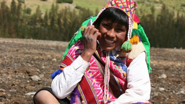 DINAMISMO. El uso de los celulares avanza más en las áreas rurales del país. (Difusión)