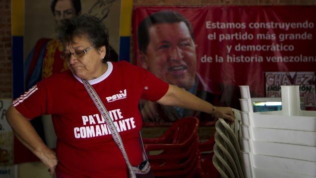 INCERTIDUMBRE. Venezolanos no saben qué pasará si el presidente Hugo Chávez no se recupera. (Reuters)