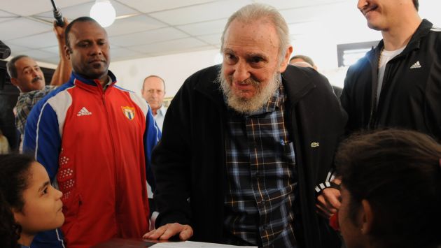 SORPRESA. Fidel reapareció para decir que tienen que curar a Hugo Chávez por el bien de la región. (AP)