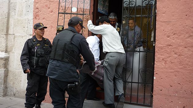 Retiran el cuerpo del extranjero de hospedaje. (Perú21)