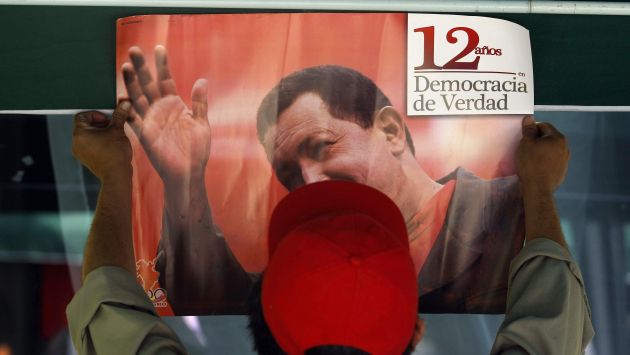 Silencio. Venezolanos se acostumbran a vivir sin Chávez. No se han dado más reportes médicos. (AP)