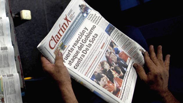 En la mira. Clarín y La Nación entre los diarios más perjudicados. (AP)