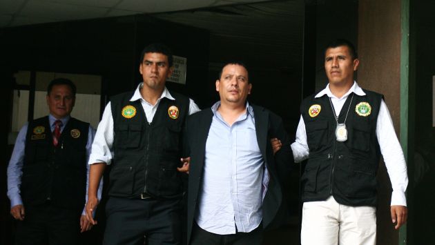 Tras las rejas. Los tres delincuentes fueron llevados ayer al Ministerio Público. (Rodrigo Málaga)