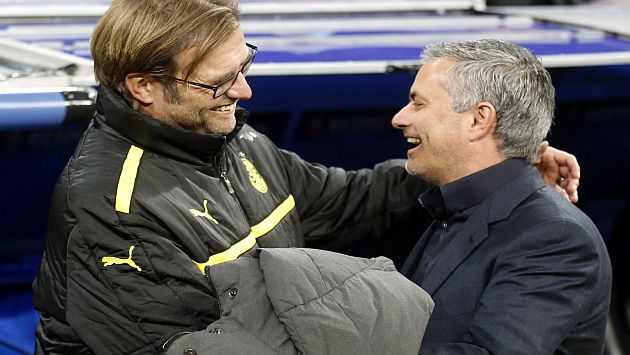 Klopp y José Mourinho se saludan en el Barnabéu. (Reuters)