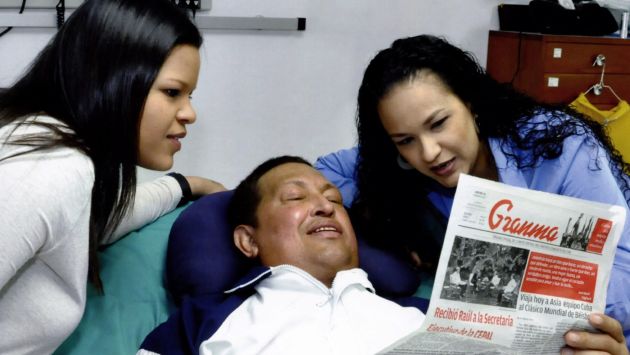 EN LA HABANA. La imagen del presidente junto a sus hijas habría sido tomada el último jueves. (Gobierno de Venezuela)