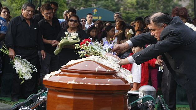 El periodista fue sepultado en Huachipa. (Rodrigo Málaga)