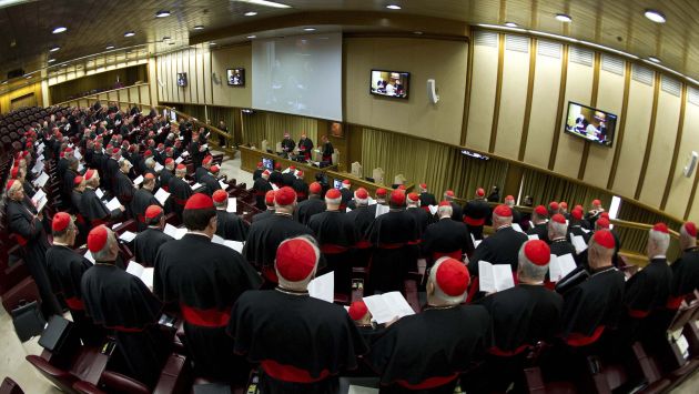 CUMBRE. Los cardenales durante la primera reunión preparatoria que continuará hoy y mañana. (Reuters)