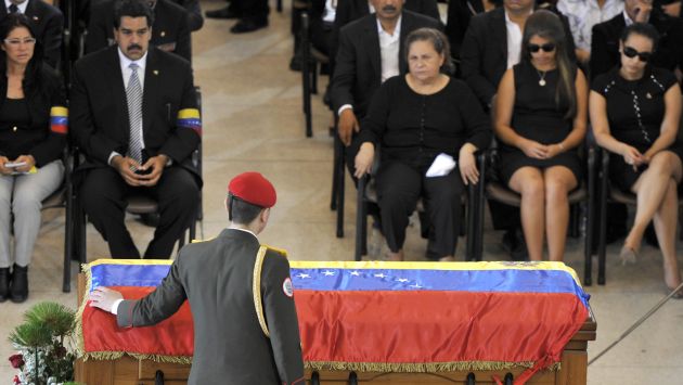 ¿QUIÉN MIENTE? Según el Gobierno, Chávez murió el 5 de marzo. (AP)