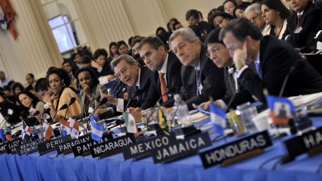 Largo debate. Cancilleres del Perú y de demás países de la OEA debatieron durante más de 12 horas. (Difusión)