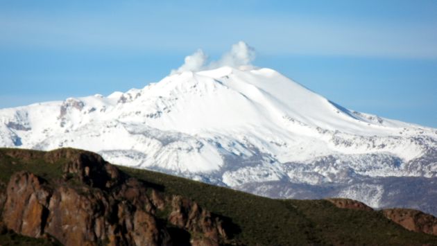 Activo. Volcán Sabancaya viene siendo monitoreado con aparatos de telemetría. (Difusión)