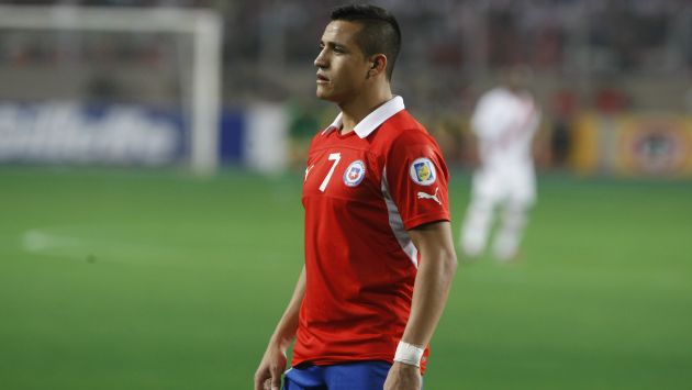 Alexis Sánchez causó más de un problema  a la selección peruana.  (USI)