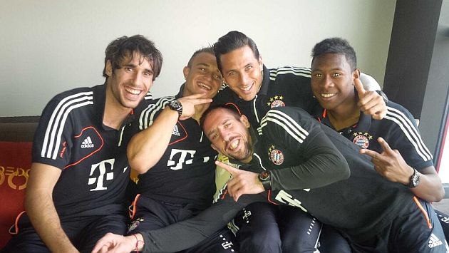 Pizarro se divierte en la concentración del Bayern. (@pizarrinha)