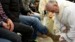Papa Francisco lavó pies a adolescentes en cárcel de Roma
