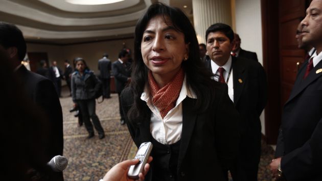 Ministra Gladys Triveño tiene que asumir el costo de una cuestionada ley que no ha elevado el consumo de anchoveta. (Perú21)
