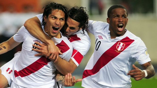 ENTRE LOS GRANDES. Guerrero, Pizarro y Farfán están en la élite del balompié mundial. (AFP)