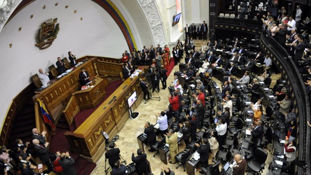 Es un circo. Chavismo hace lo que quiere con la oposición en la Asamblea Nacional venezolana. (AFP)