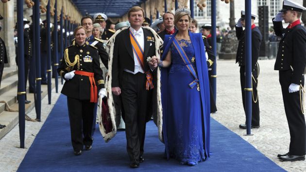 NUEVOS REYES. Guillermo-Alejandro y Máxima, la pareja más joven de las monarquías occidentales. (EFE)