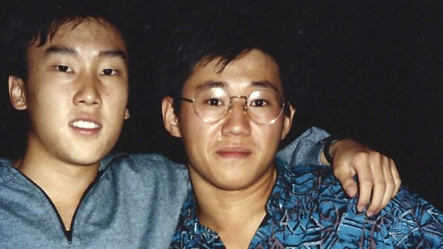 Kenneth Bae (derecha) cuando era estudiante en la Universidad de Oregon. (AP)
