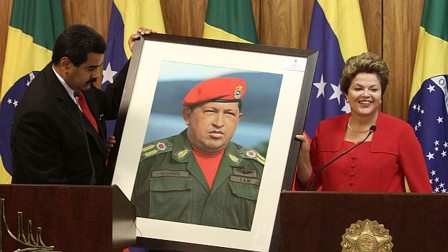 Maduro, Chávez y su par brasileña en conferencia en Brasilia. (AP)