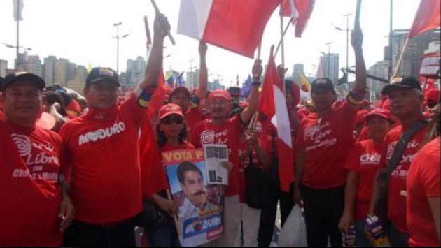 Dolor de cabeza. Manifestantes con polos de la Marca Perú dejan en mal pie a la Cancillería. (USI)