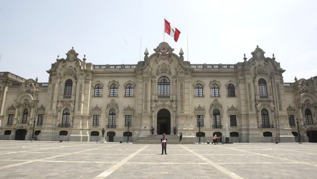 PALACIO DORADO. Pareja presidencial pide más dinero. (Perú21)
